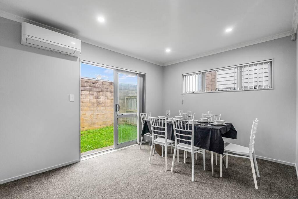 Airport & City At Your Doorstep! The Central Charm Auckland Exterior photo