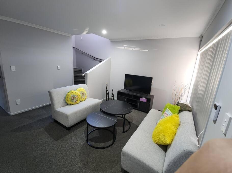 Airport & City At Your Doorstep! The Central Charm Auckland Exterior photo